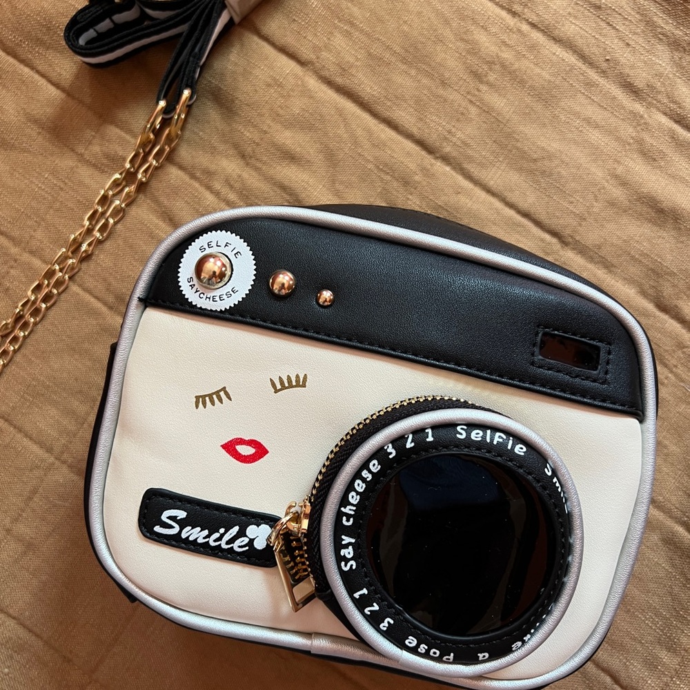 Camera Crossbody Purse - Picture 2 of 4